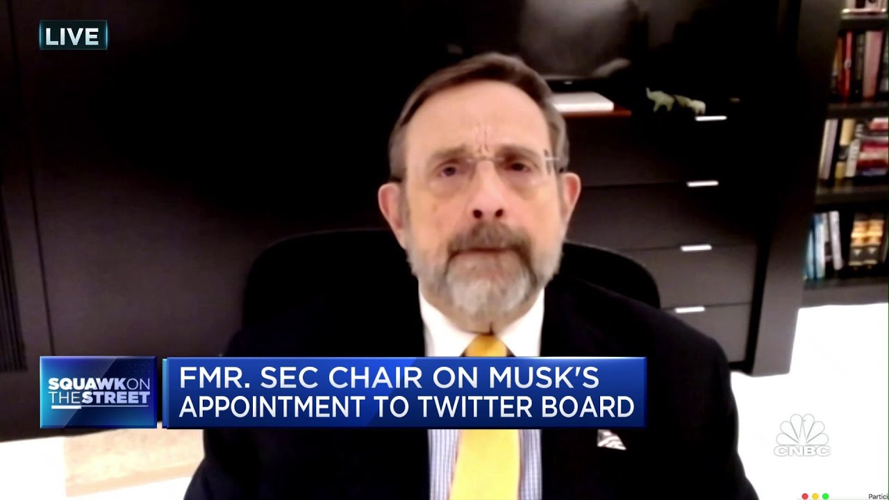 Elon Musk has gone out of his way to attack the SEC: Former chair Harvey Pitt