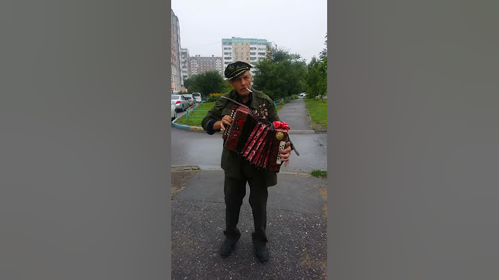 Katusha song by old retired soldier in khabarovsk at summer