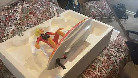 Surfer Lisa rudder and prop demonstration