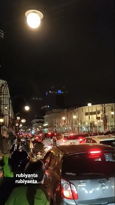 malam Minggu jalan Asia-Afrika Bandung