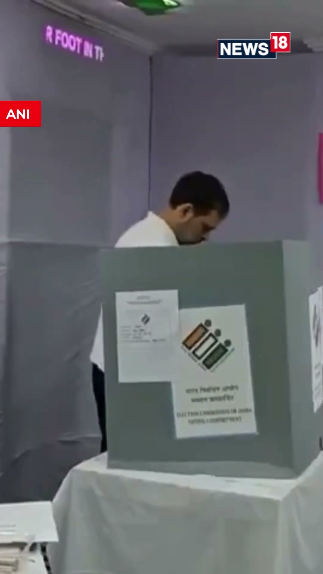 Rahul Gandhi Casts His Vote for Delhi Election 2025 | #delhiassemblyelection2025 | N18S