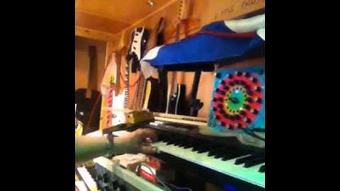 Minimoog clone ambiance sequence