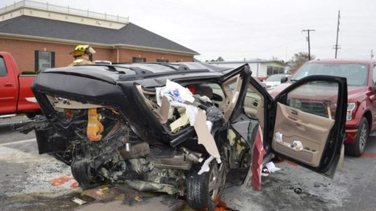 Latest Car Accident of Kia Ray Hybrid Road Crash Compilation