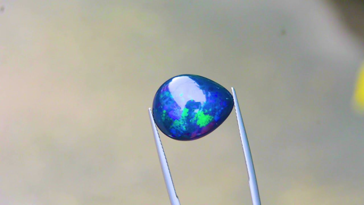 Opale Noire Naturelle D'Éthiopie - Cabochon Ovale 3,305 Ct - Multicolore - Qualité Supérieure