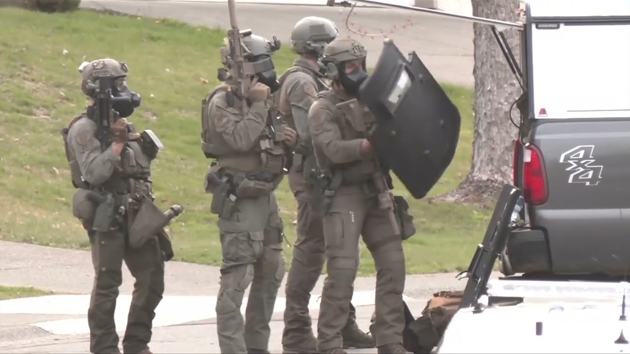 Suspect arrested after nine-hour standoff in Courtenay