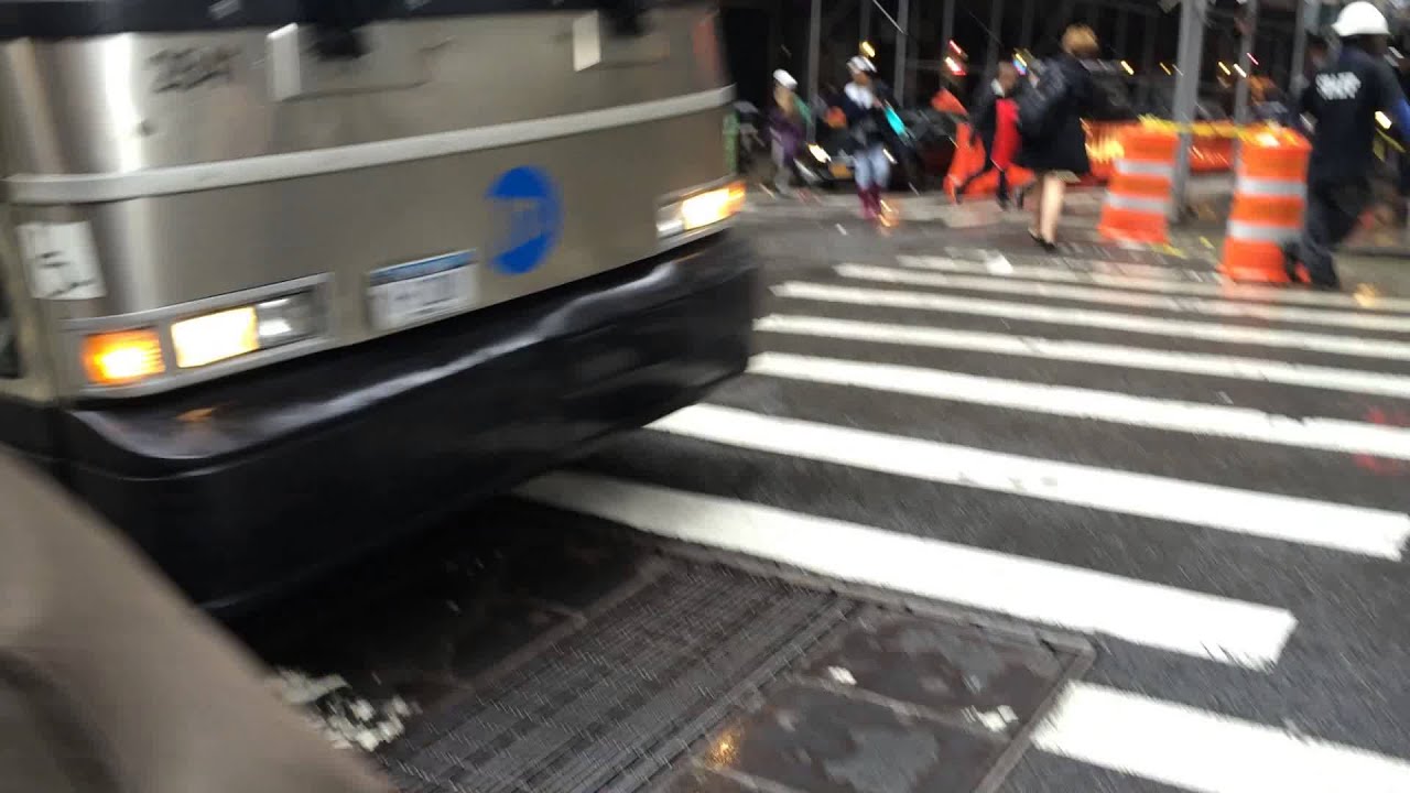 MTA NYCT Bus : MCI D4500 #2841 on the X19 at Broadway & Cortlandt ...