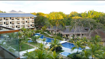 Do hotels give free rooms?