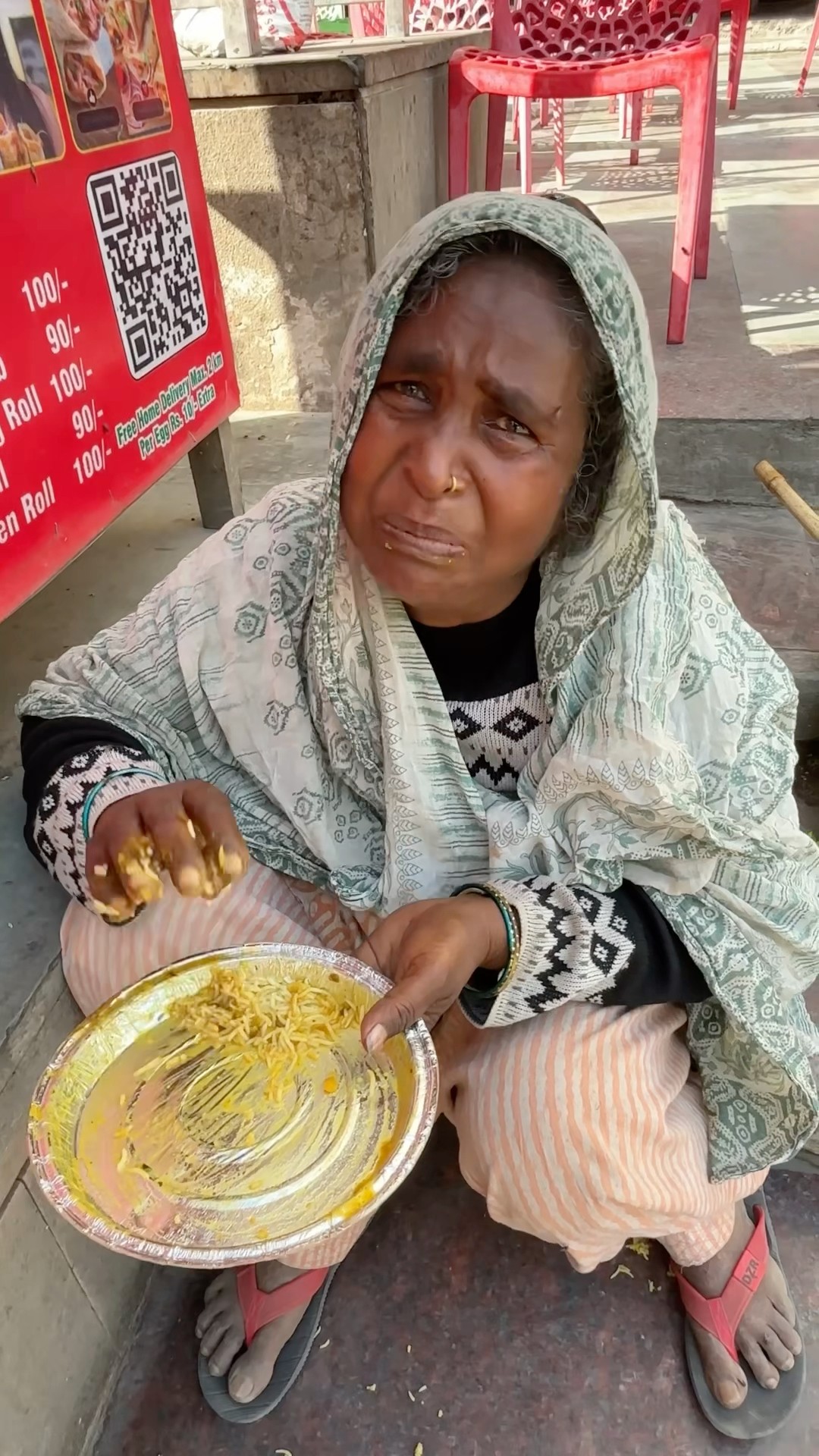 ?माँ ने रुला दिया ???#humanity #respect #helping #trending #viralvideo #youtubeshorts
