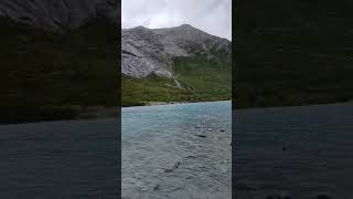 Briksdalbren und der Gletschersee