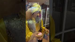 Fortuneteller ￼at Foxwoods Casino