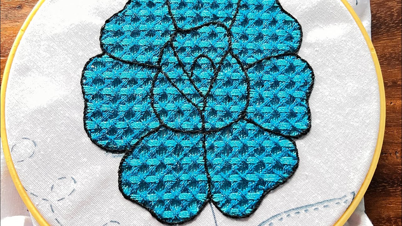 Hermosa puntada para rosas grandes🌺😍 /cómo bordar una rosa 🌸🙋🏻‍♀️🫶🏻@tusideasenbordados