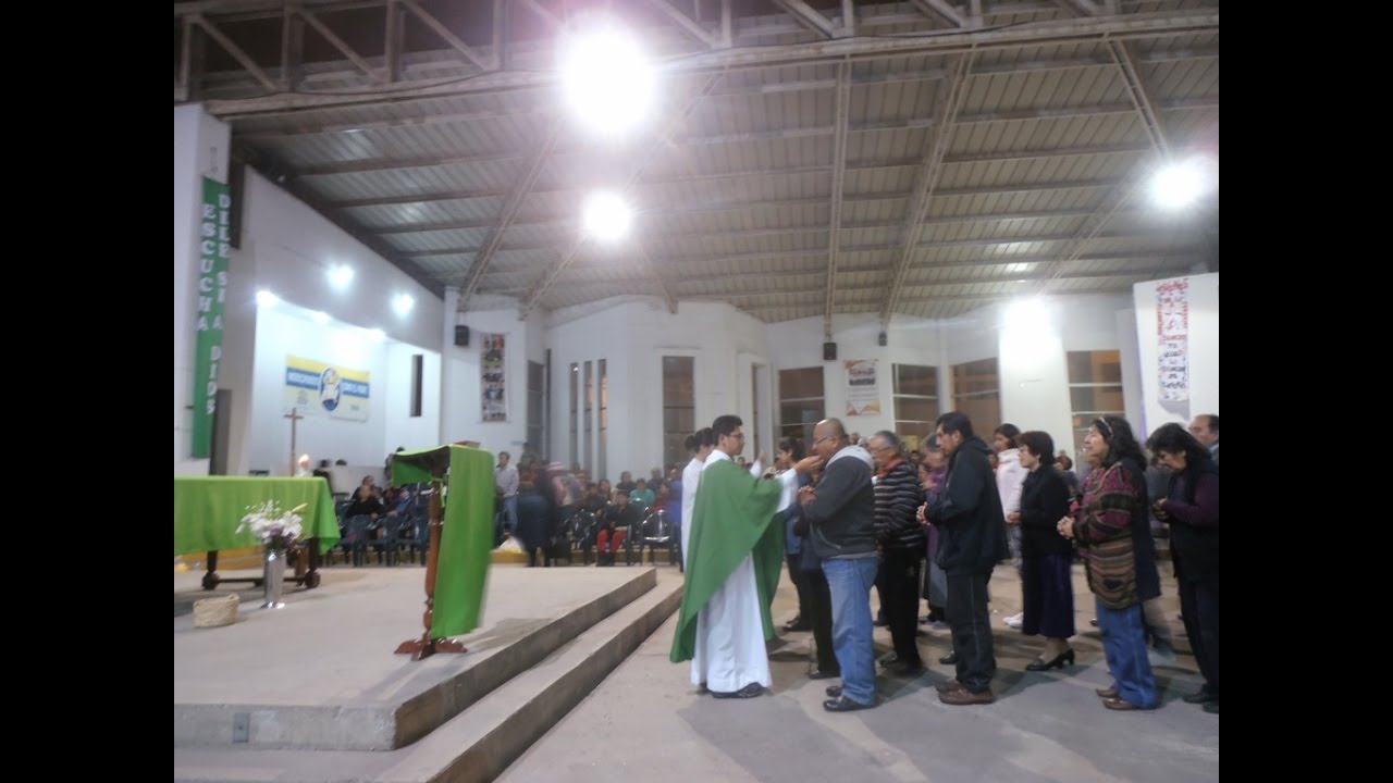 PARROQUIA NUESTRA SEÑORA DE LA LUZ: Una emotiva Misa Dominical (Urb. Santa Luzmila-Comas)