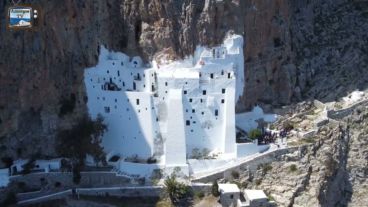 Η επιστροφή των εικόνων στο Μοναστήρι της Παναγίας της Χοζοβιώτισσας (23/4/2023).