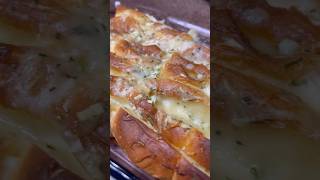 Cheesy Hawaiian Roll Garlic Bread Cheesy Hawaiian Roll Garlic Bread