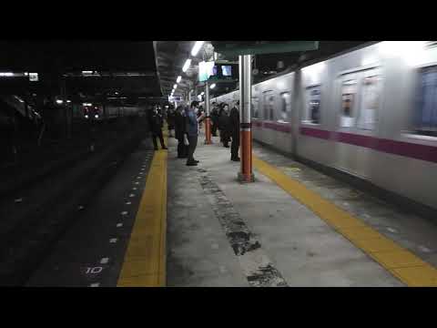 春日部駅急行久喜行きと各駅停車柏行き発着