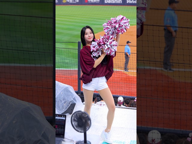 히무라~ 홈런!! #송민교 #宋旼校 #송민교치어리더 #키움히어로즈 #치어리더 #cheerleader #직캠 #shorts