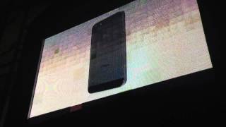 KDDIデザイニングスタジオでiPhone5の映像が一瞬流れてた！