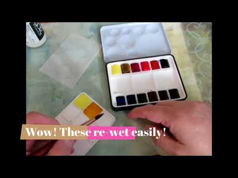 The QoR  Mini Watercolor Palette