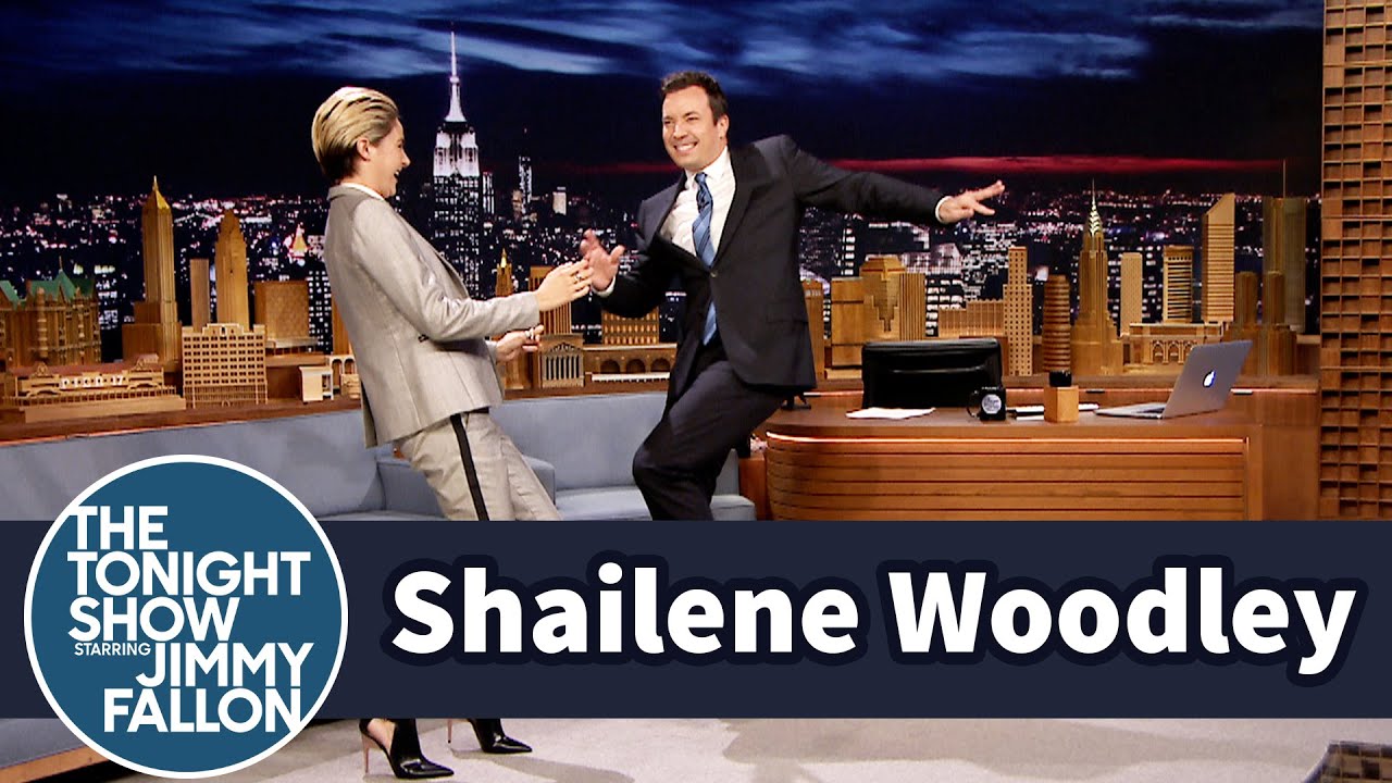 Shailene Woodley successfully teaches Jimmy Fallon how to do a ...