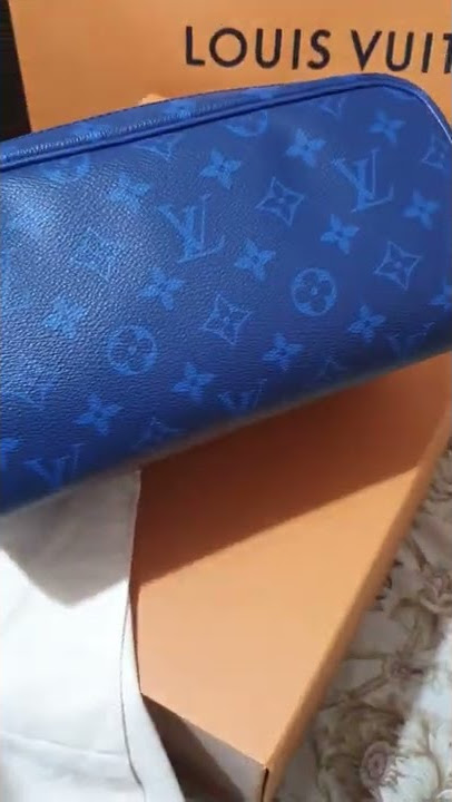 Louis Vuitton Dopp Kit Toilet Pouch Cobalt Blue