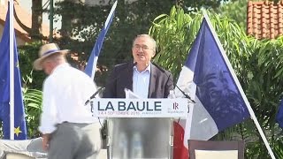 Quand Hervé Mariton chante une "chanson anar de droite soviétique"