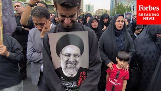 Iranian Citizens Mourn Iran's President Ebrahim Raisi, Who Died In A Helicopter Crash, In Tehran Resimi