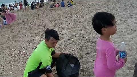 Lượm rác làm sạch biển Đồi Dương, Phan Thiết!