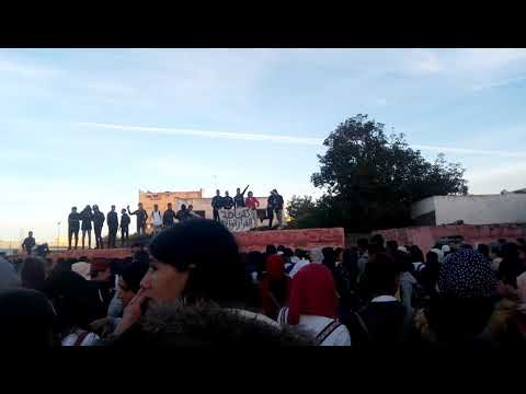 مدرسة الفقيه الحمداوي بمدينة سلا تحتج على الدخول للمدرسة بسبب الساعة