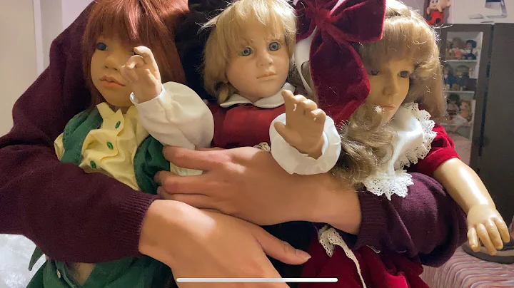 The details from the masterpiece doll Annette Hims...
