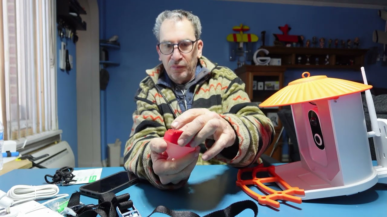 Smart Bird Feeder with Camera, 1080P HD Wireless Video Hummingbird Feeder Outdoors Solar Powered,