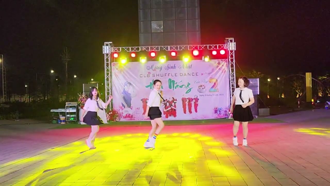 Chấn Động Nhóm Thỏ Ngọc Shuffle dance với Điệu Mô Đen Tắc Kinh 