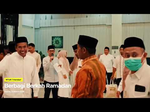 MTsN 1 Kendari Salurkan 100 Paket THR (Tebar Harapan Ramadhan)