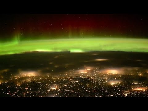 Российский космонавт снял северное сияние над Землёй