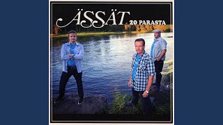 Video thumbnail of "Ässät - Ihanuuteni"