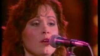 Video thumbnail of "Suzy Boguss "Somewhere Between" Country Live"