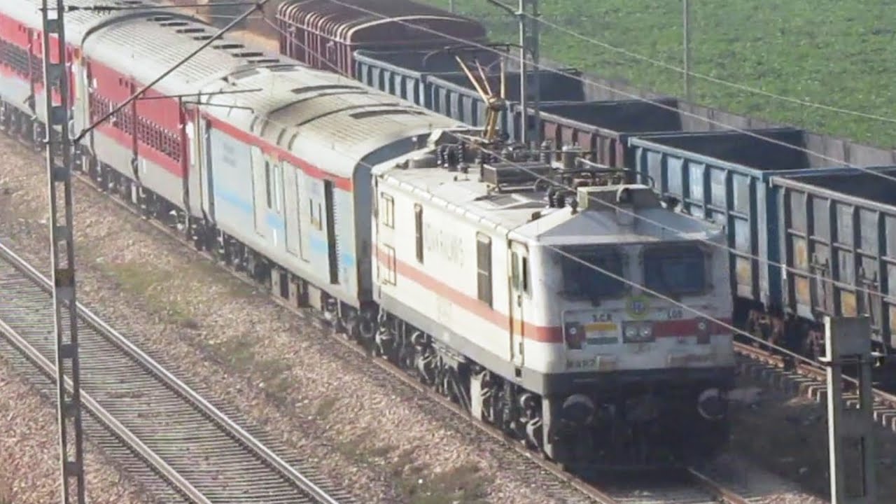 AHMEDABAD - PATNA AZIMABAD EXPRESS Cruising Towards KANPUR With ...