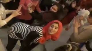 رقص شرقي محجبات مصريات في حفل زفاف شعبي