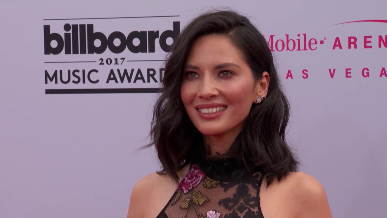 bbmas-2017-fashioncam-olivia-munn-youtube