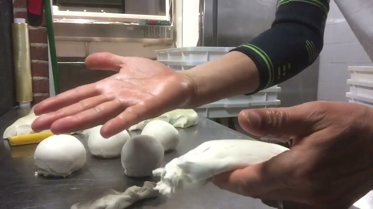 sale 🧂 in passetto pizza 🍕 لمعلومة لماذا الملح في العجينة 🤫🤫🤫🤫🤫