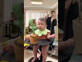 아기 정말 재밌다, 하하~/赤ちゃん、すごく面白いね、はは～😍