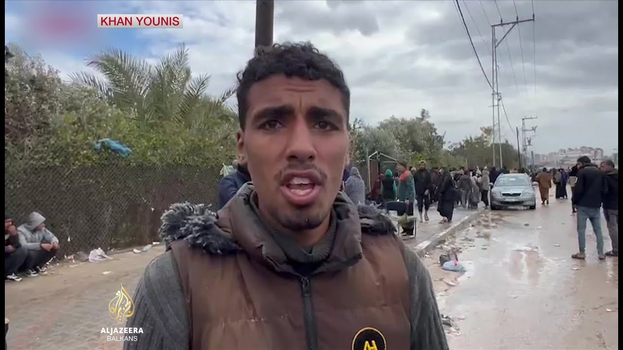 جنود إسرائيليون عند نقاط التفتيش يُذلّون الفلسطينيين المغادرين خان يونس