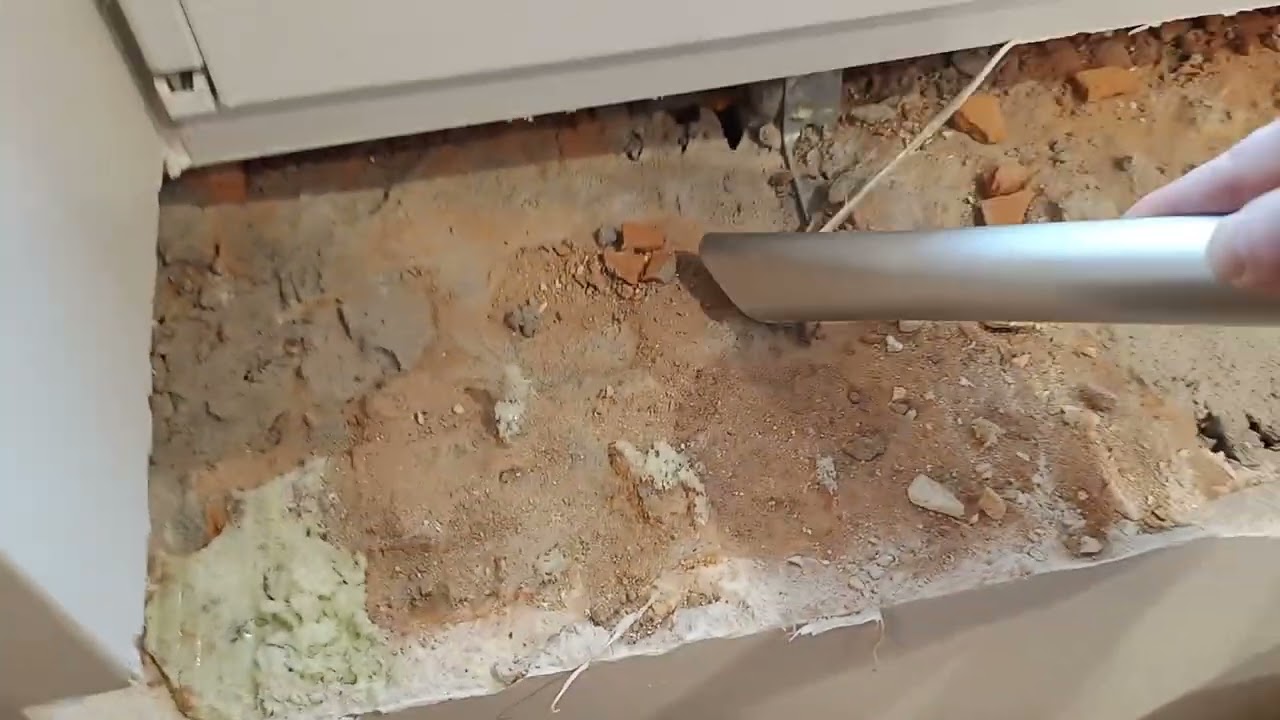 Odkurzacz separator popiołu gruzu Powermat PM-ESP-2000 20l w akcji