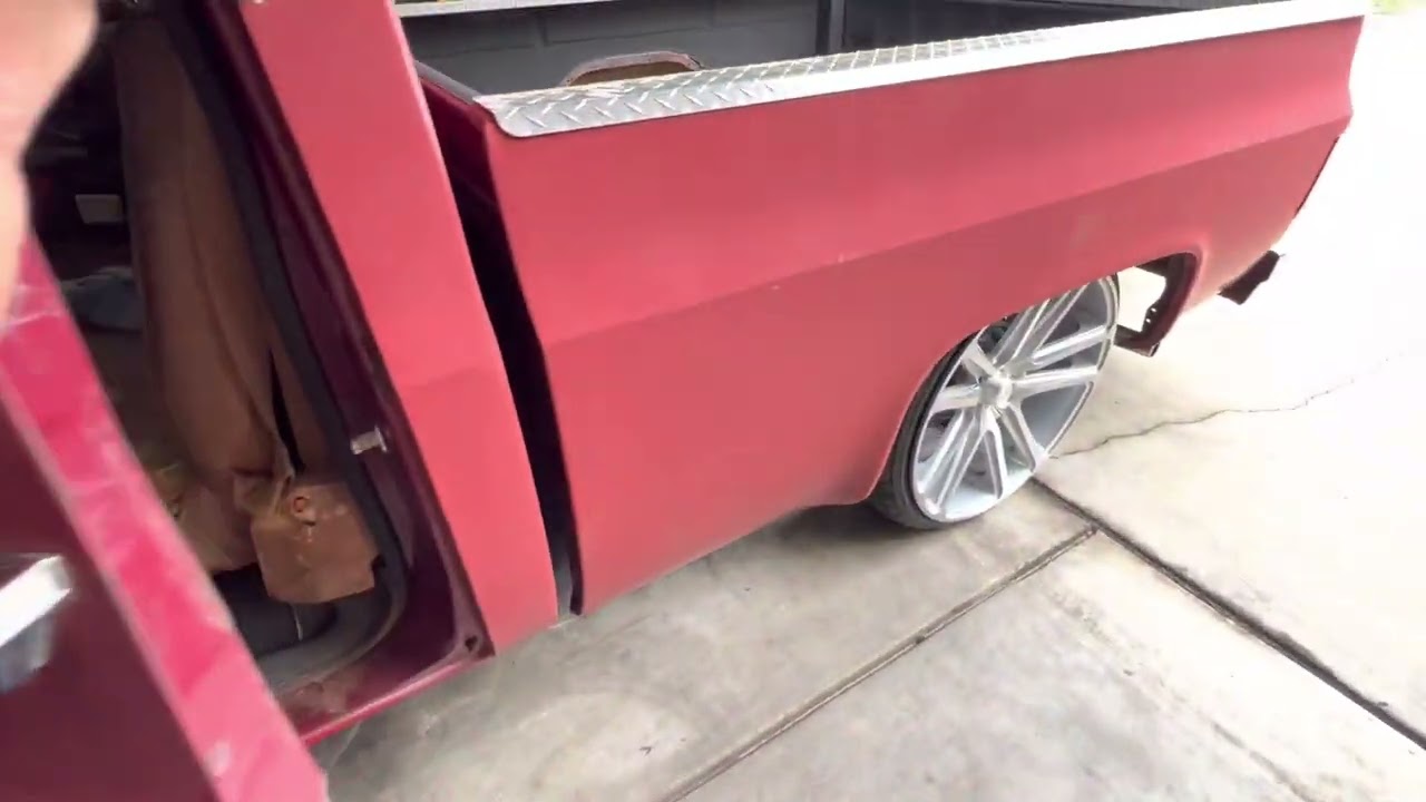 C10 on 24” dub flex wheels