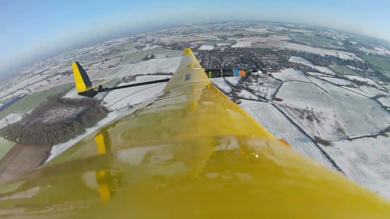Flying Over snow : Big Yellow 3.5m Rc Glider  2/4