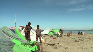 Hunger and poverty trap Rohingya trying to flee Myanmar