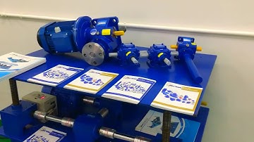 A 4 wheel lifter screwjack system with 8 jacks to evenly lift a lifting platform table