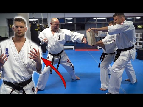 TaeKwonDo ,TKD, Ziegel mit Handballen Zerschlagen, Brick Break, Brick Breaking,Brick Smash