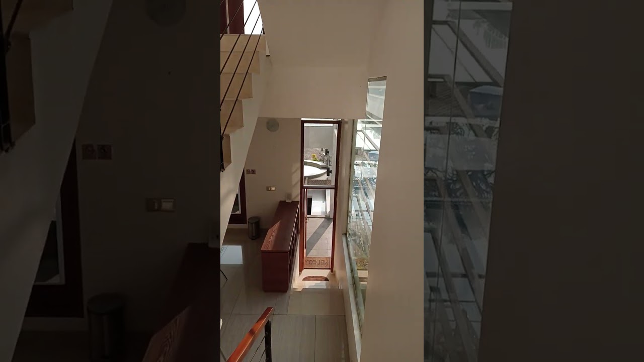 yg lagi liburan k bandung cocok nih nginep dimari di gedong Sangkuriang... mevahhh