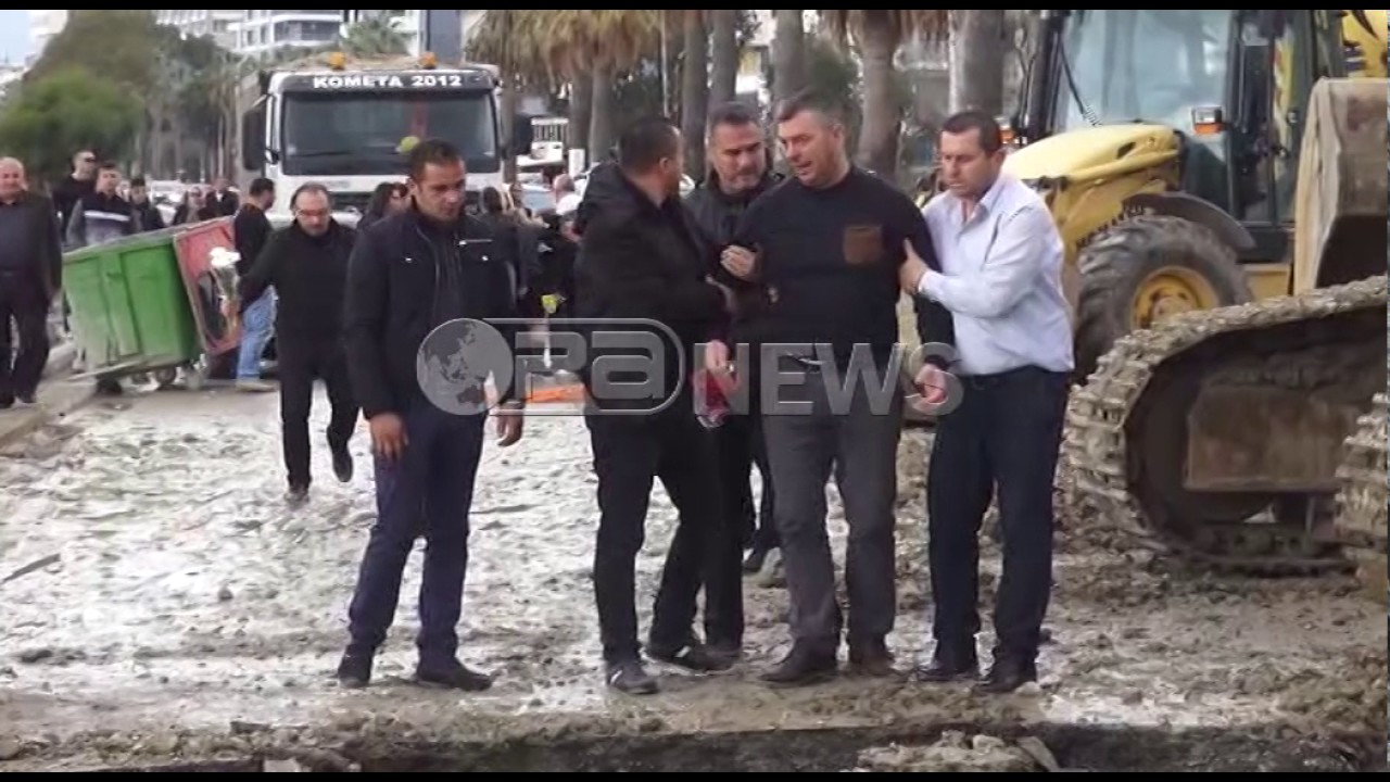 Ora News -  Babai vendos lule tek vendi ku i biri 17 vjeçar u aksidentua për vdekje