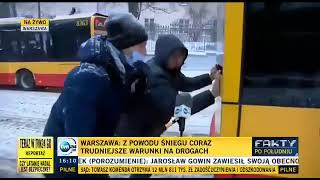 Белорус и в Польше белорус. В Варшаве парень вытолкал застрявший автобус